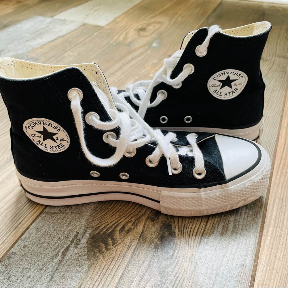 Women’s black platform All Star Converse hi tops, SZ 5 - Picture 2 of 9